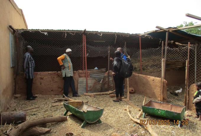 Une équipe de DKF dans un site d'élevage à Ouahigouya
